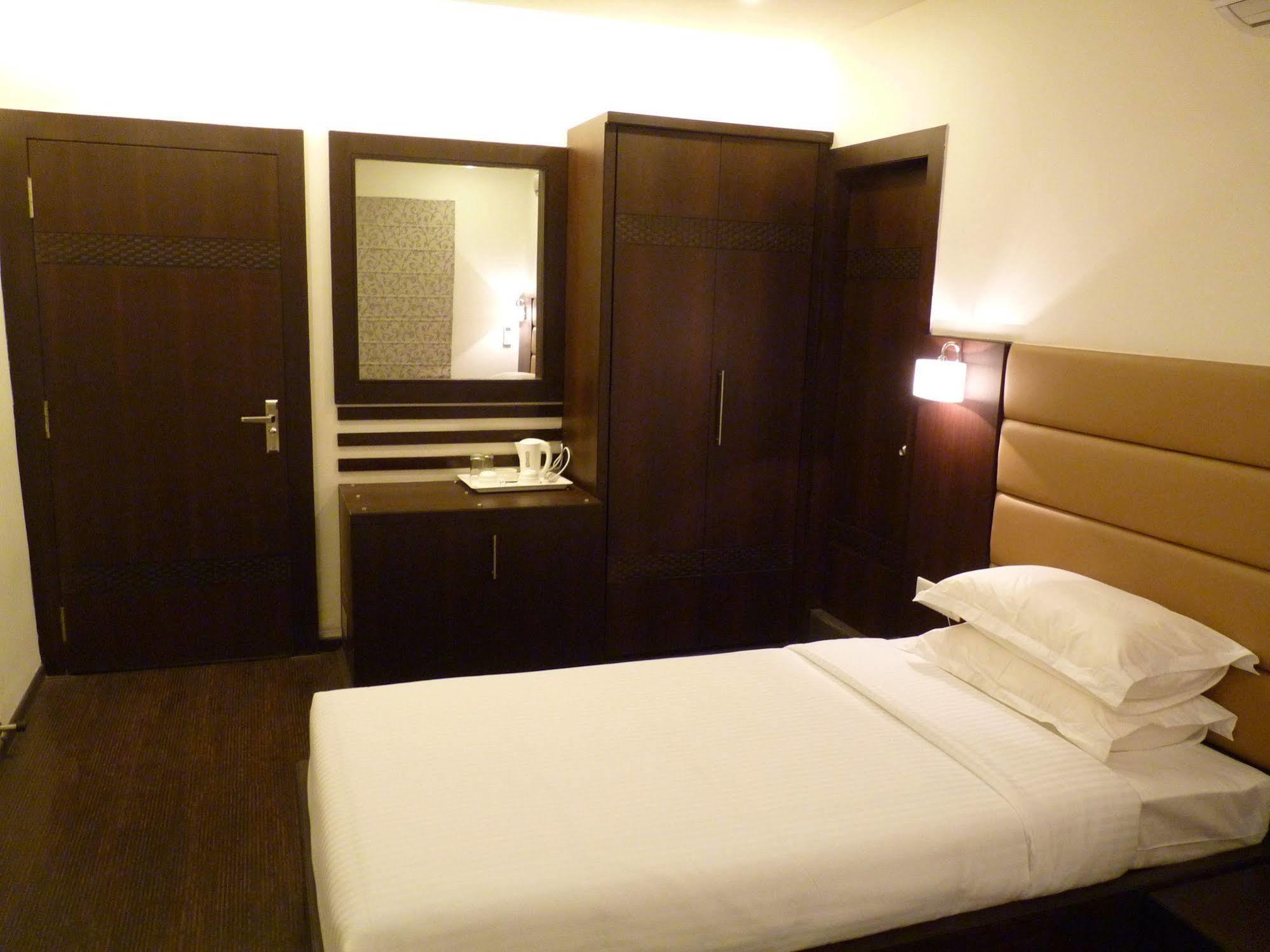 Treebo Trend Hotel Relax Inn Καλκούτα Εξωτερικό φωτογραφία